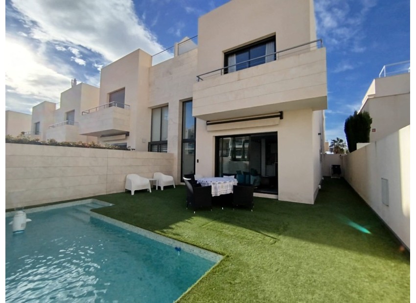 Återförsäljning - Villa - Orihuela Costa - Los Dolses