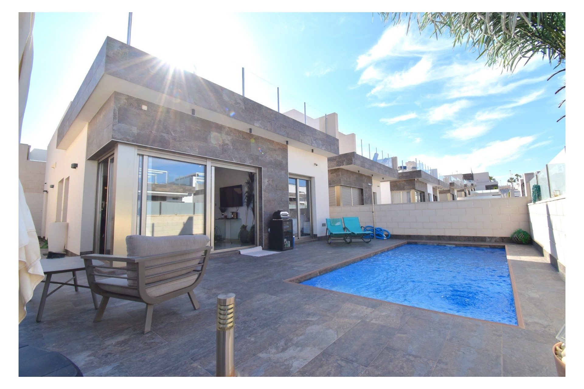 Återförsäljning - Villa - Orihuela Costa - Villamartín