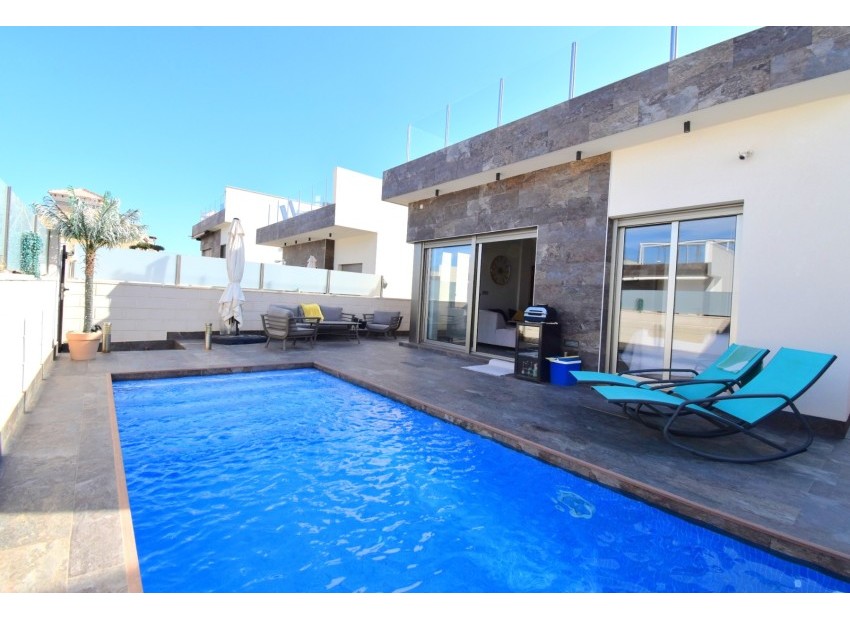 Återförsäljning - Villa - Orihuela Costa - Villamartín