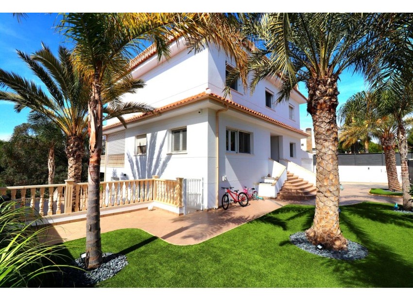 Перепродажа - Villa - Orihuela Costa - Campoamor