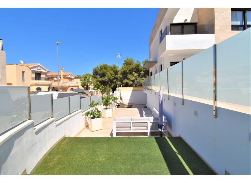 Wiederverkauf - Villa - Orihuela Costa - Villamartín