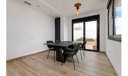 Resale - Villa - Torrevieja - La Mata